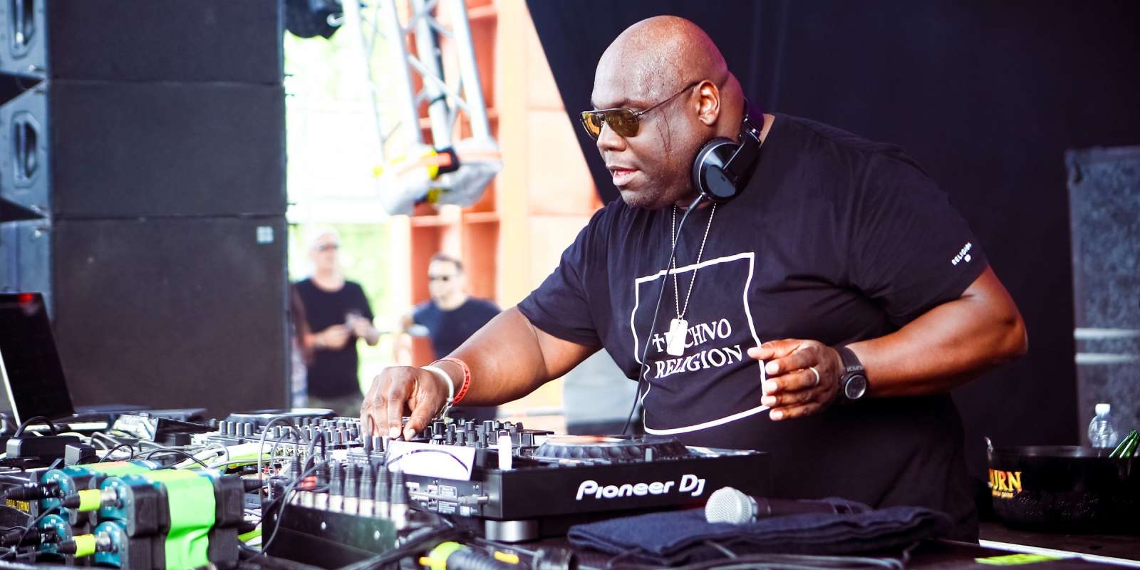 Carl Cox: The Three Deck Wizard’s Contribution to Techno and EDM