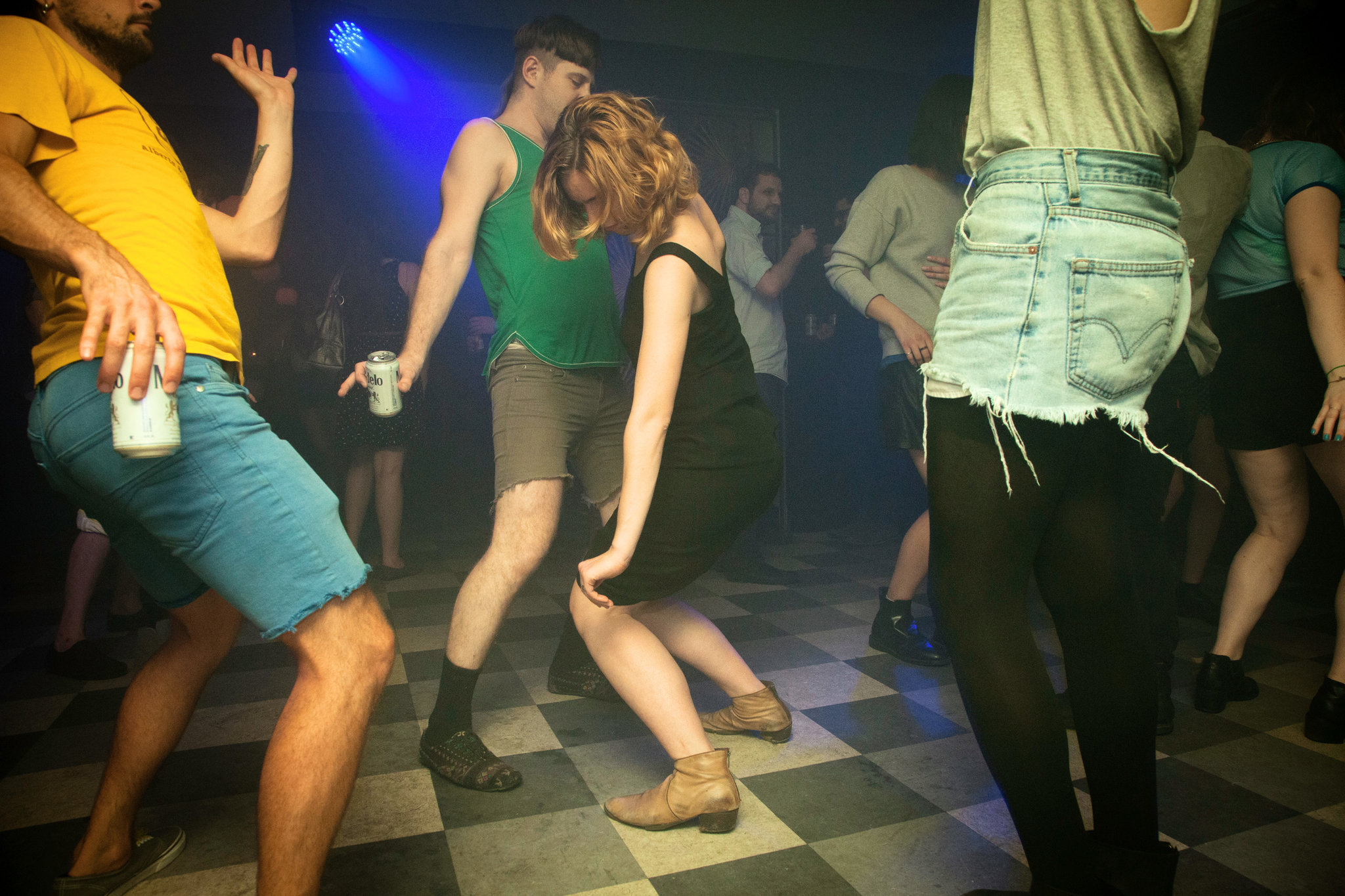 How to Dance in Club